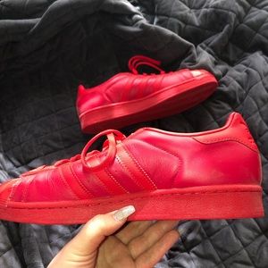 red adidas superstars ❤️